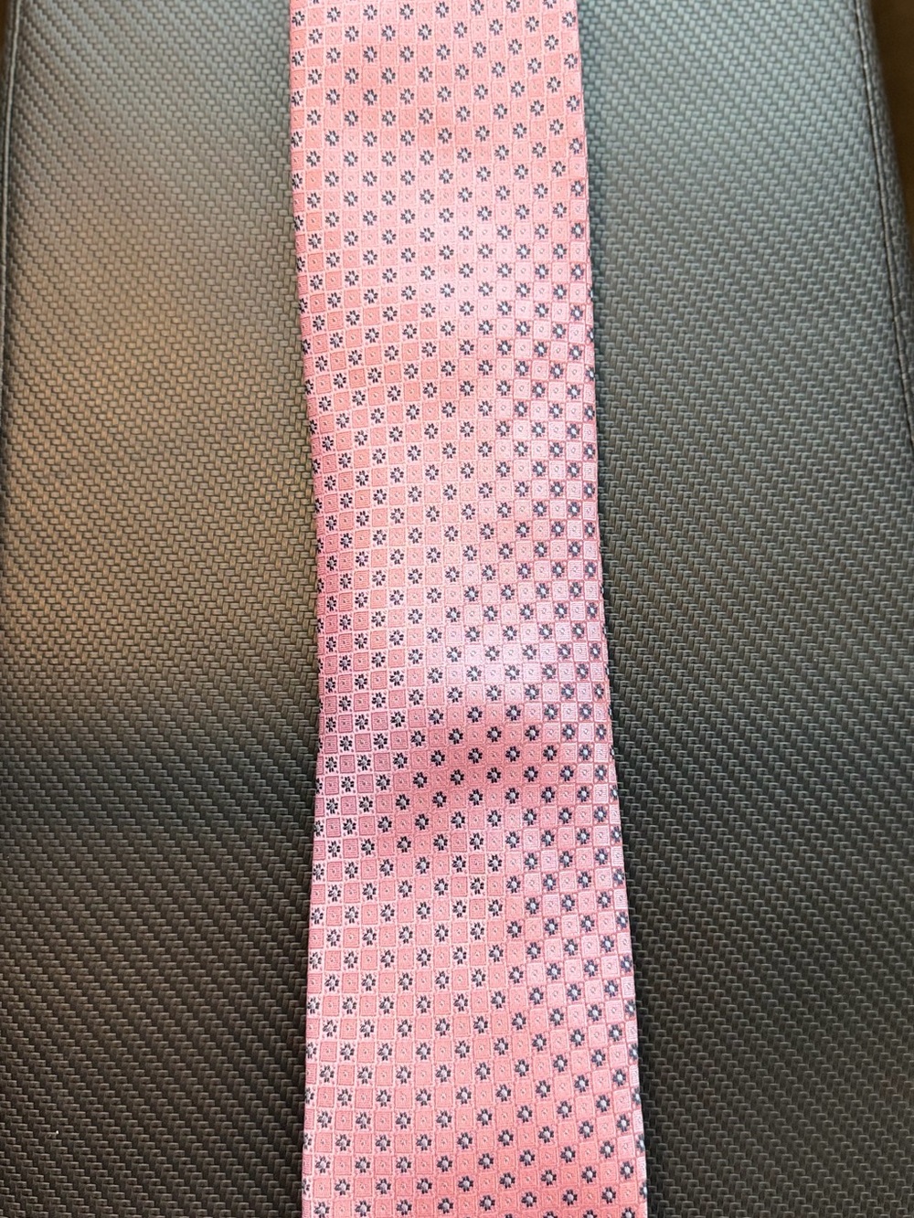 Men's Pink Micro-Pattern Tie